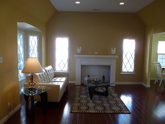 4th image of 12134 Hollyglen Pl