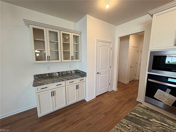 2nd image of 104 Cathedral St #39-1