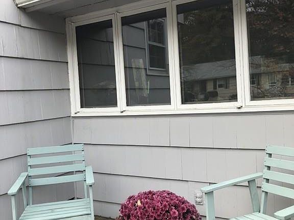 3rd image of 15 McDonnell Dr