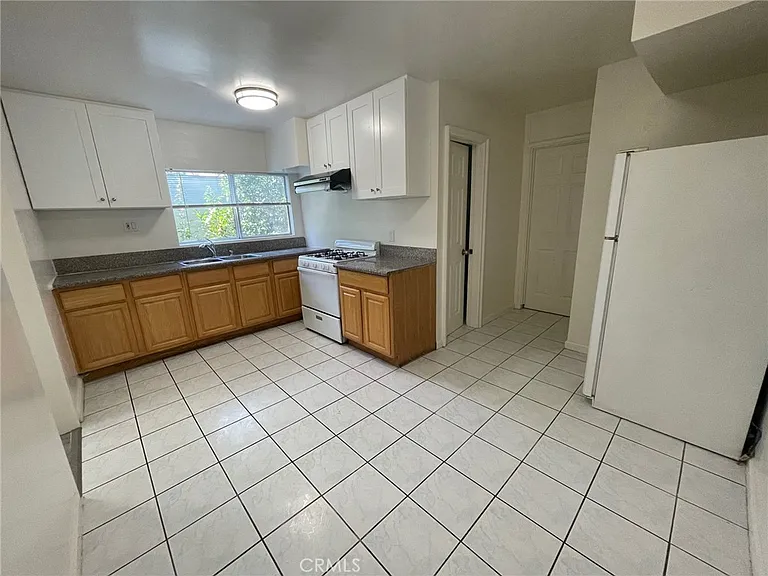 1427 S Chapel Ave #2 — Photo 8