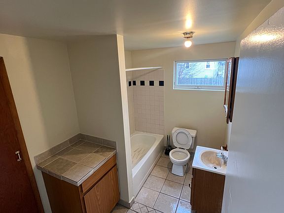2nd image of 17 Peach St Floor 1