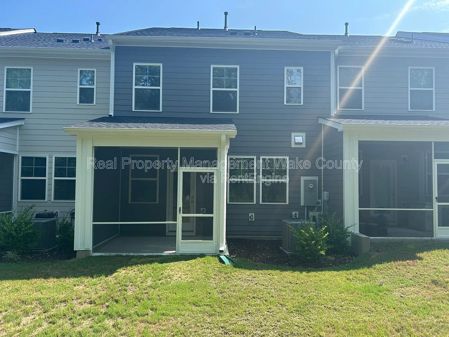 3 bed, 2.5 bath, 1792 sqft, $1,895 — Photo 2