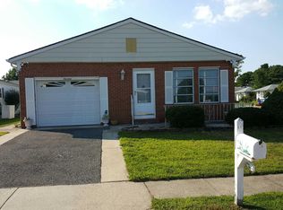 14 Chesterfield Ct, Toms River, NJ 08757