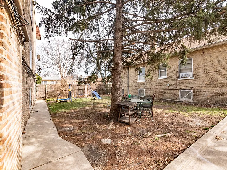 3059 N Kostner Ave #2W — Photo 11