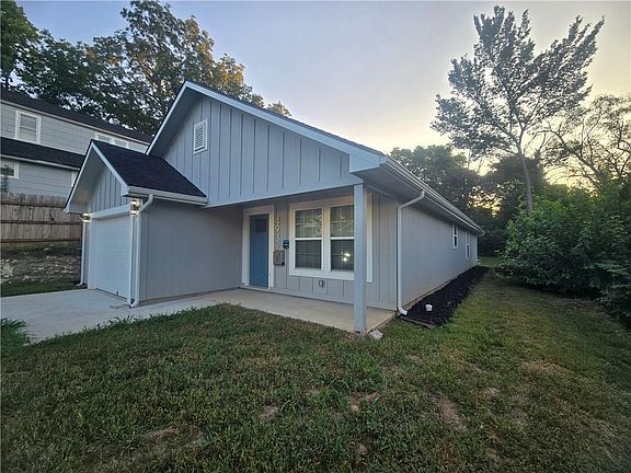 2nd image of 4939 Woodland Ave