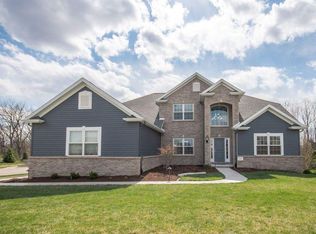 701 S Copperpoint Dr, Dunlap, IL 61525