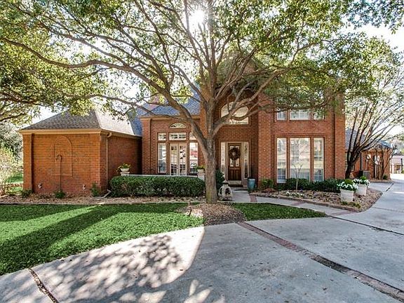 2nd image of 793 Parkside Ct