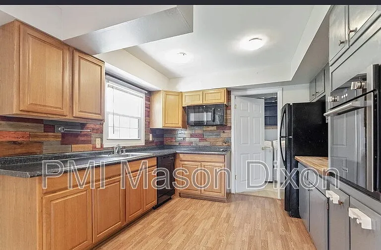 12718 Haskell Ln — Photo 10
