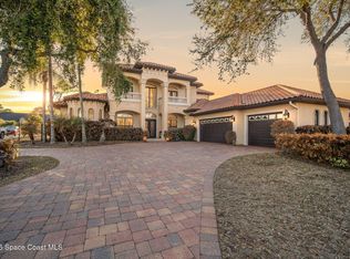 5454 Riveredge Dr, Titusville, FL 32780