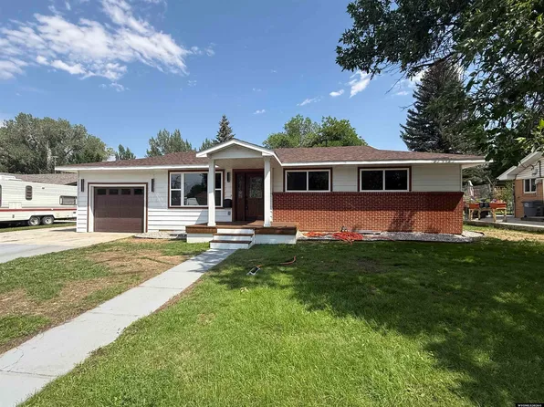 560 Brodie St, Lander, WY 82520