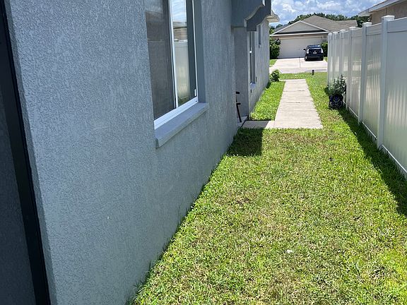 4th image of 12927 Fieldmoor Ct