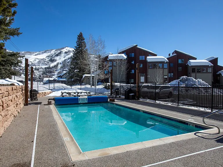1550 Amble Dr #ID1564311P — Photo 38