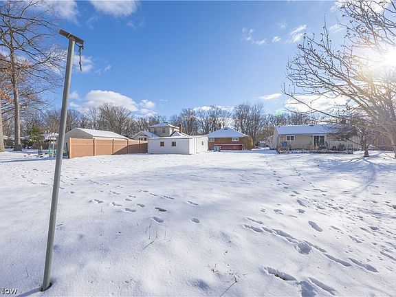 5th image of 24206 Beech Ln