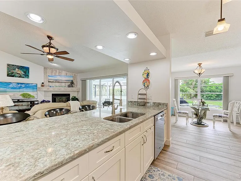 405 Bayside Ln — Photo 25