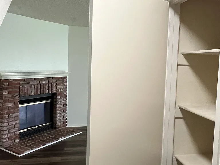 2851 Dartmouth Dr — Photo 12