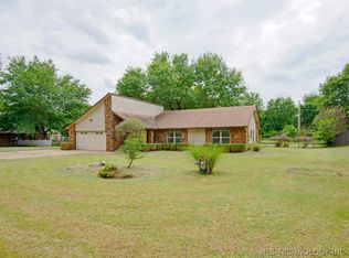 8366 Wright Ave, Broken Arrow, OK 74014