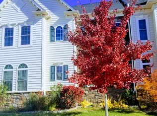 42619 Kellamugh Ter, Chantilly, VA 20152