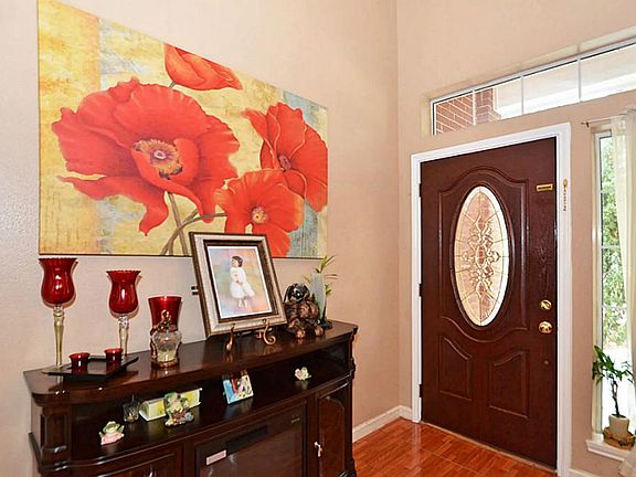 Light and bright entry welcomes you!