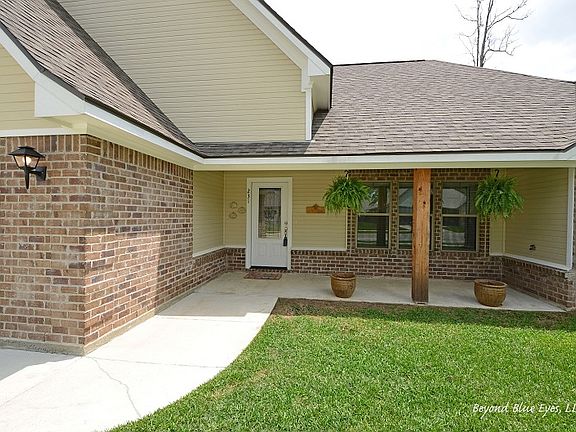 3rd image of 221 Southern Creek Cir