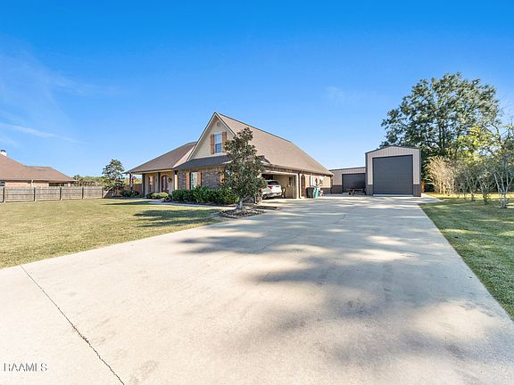 3rd image of 153 Braeden Blvd