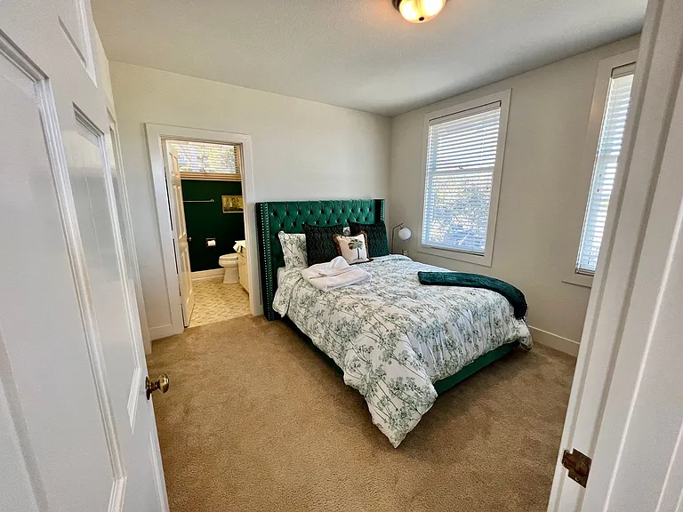 189 Evans Ave — Photo 25