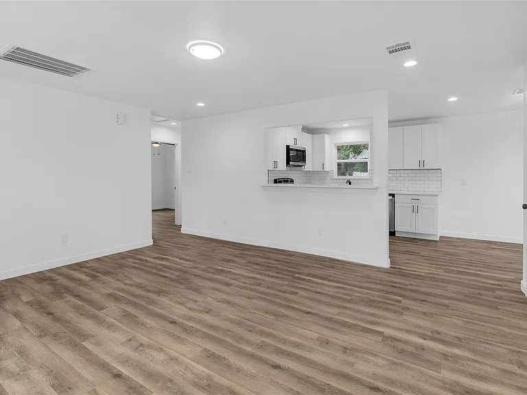 179 Mill St — Photo 4