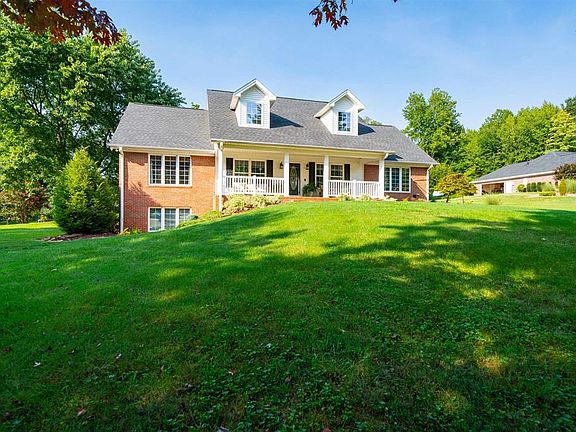 2nd image of 4851 Timber Ridge Dr