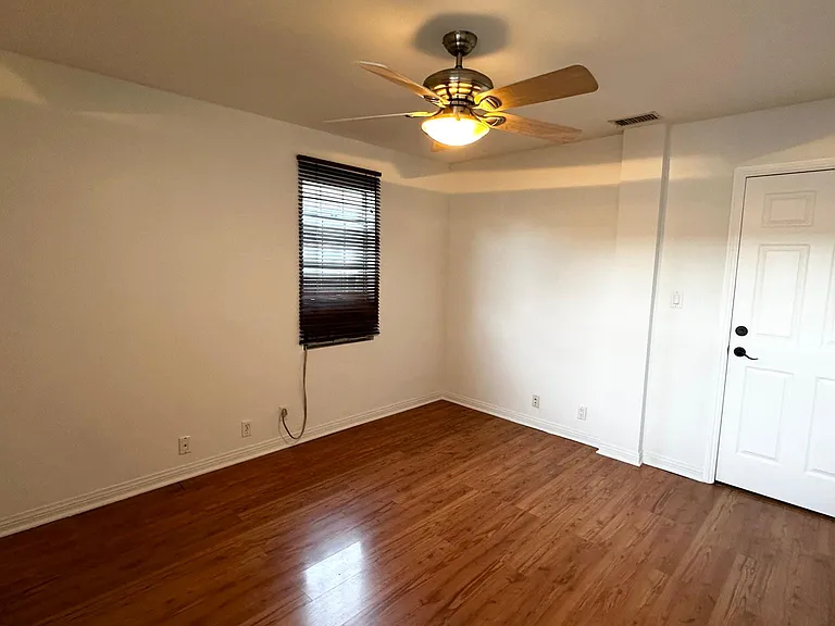 2133 N Buena Vista St — Photo 37