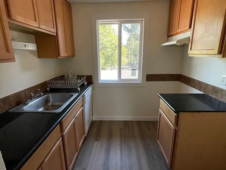 13410 SE Powell Blvd #9 — Photo 7