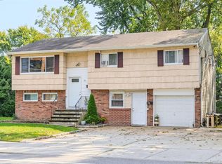 75 Oak Street, Amityville, NY 11701