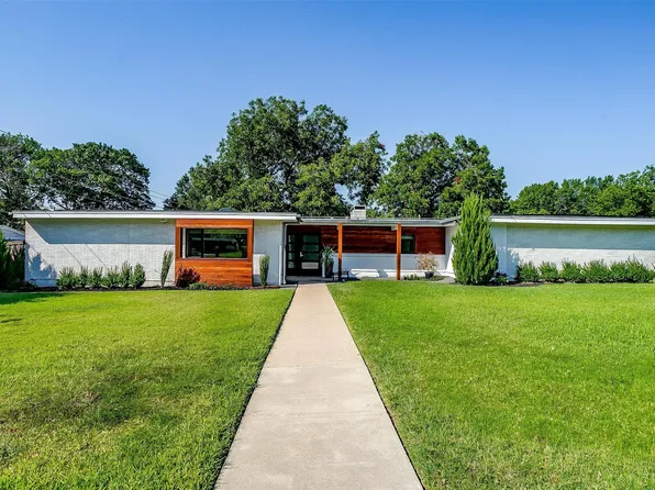 3800 Pelham Rd, Fort Worth, TX 76116