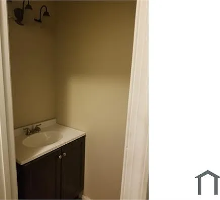 1705 N Longwood St #B — Photo 14