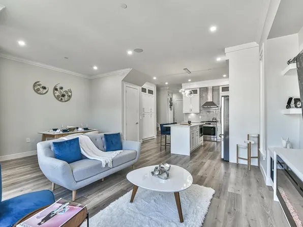 7424 196th St, Langley, BC V2Y 3R7