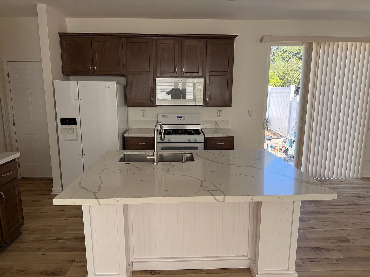 4 bed, 1168 sqft, $3,895 — Photo 4