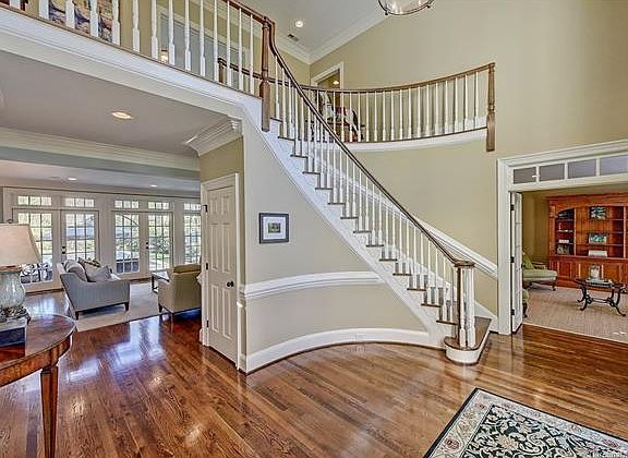 2nd image of 3411 Bellevue Ln