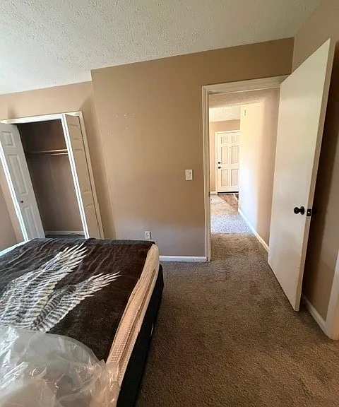 220 E Market St — Photo 12