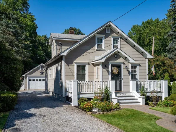 31 Lewis Ct, Huntington Station, NY 11746