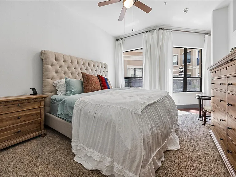 1901 Post Oak Blvd #1404 — Photo 9