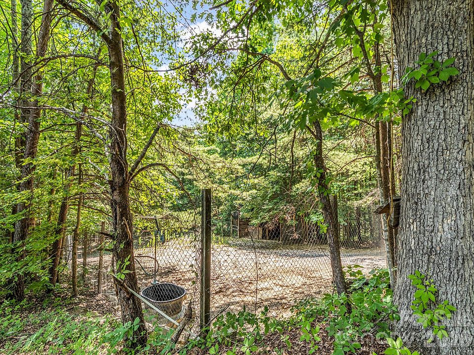 37th image of 156 Carpenters Knob Dr