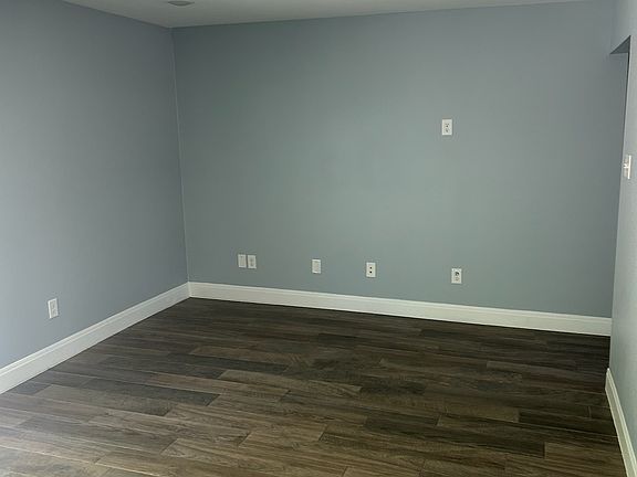 2nd image of 5409 Manor Rd