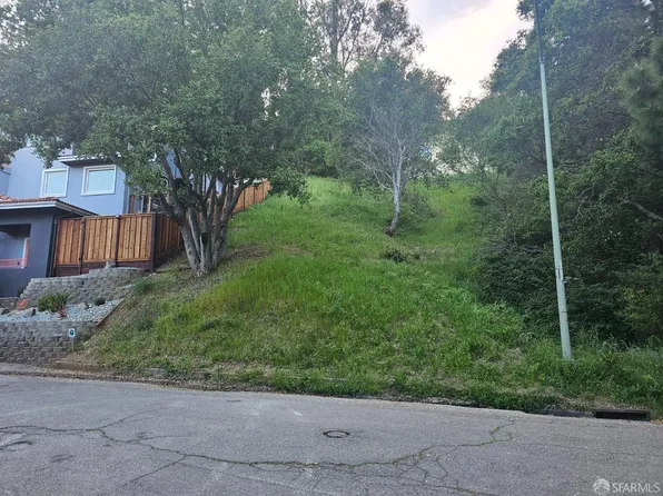 7003 Buckingham Blvd, Berkeley, CA 94705