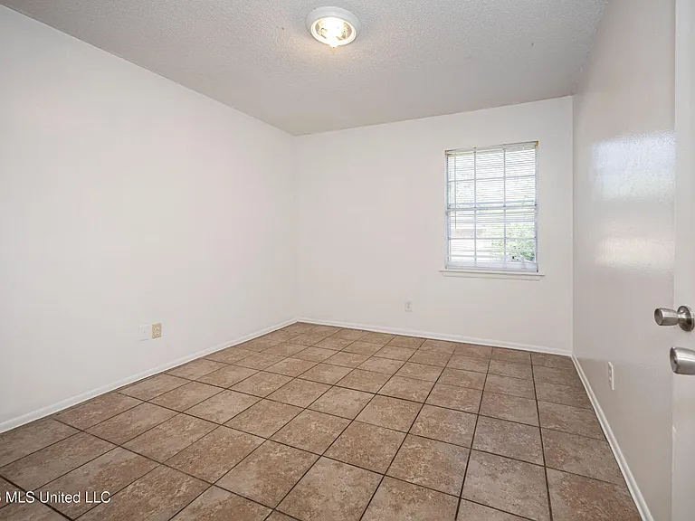 5612 Rose Dr — Photo 20