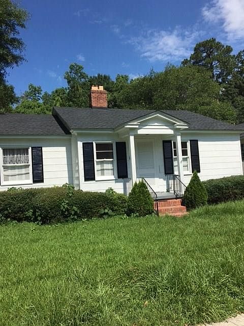 1st image of 204 Pinehill Dr