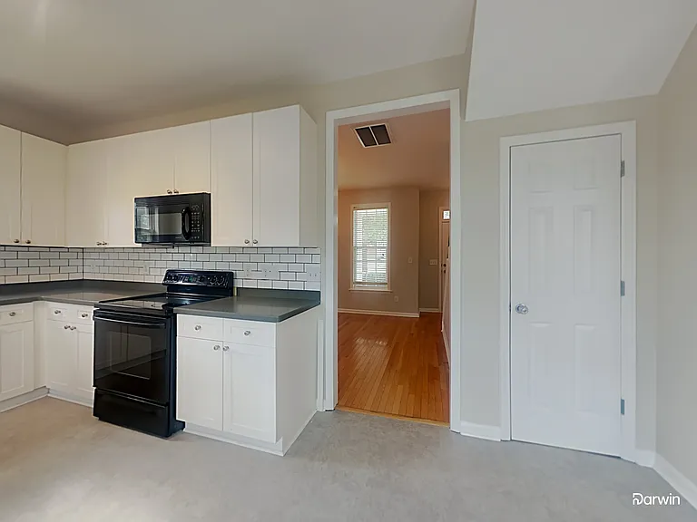 220 McCarthy Dr — Photo 2