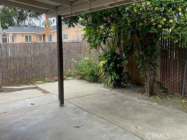 1049 Hewitt St — Photo 10