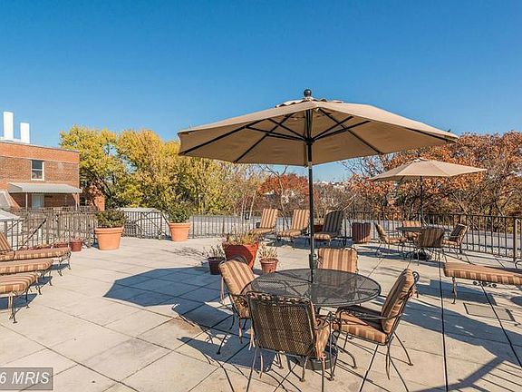 Rooftop deck