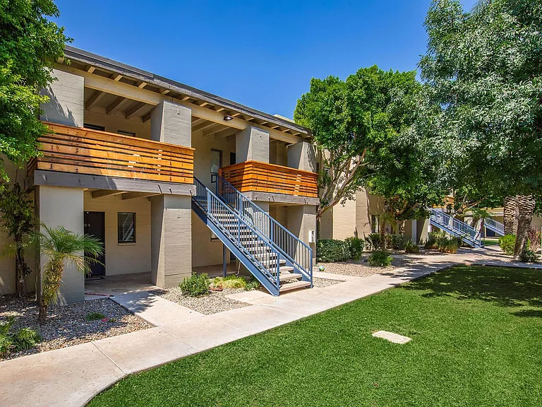 Palm Desert Apartments — Photo 21
