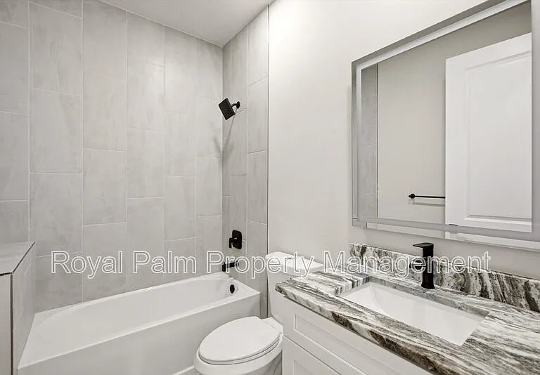 3750 NE 13th Ave — Photo 24