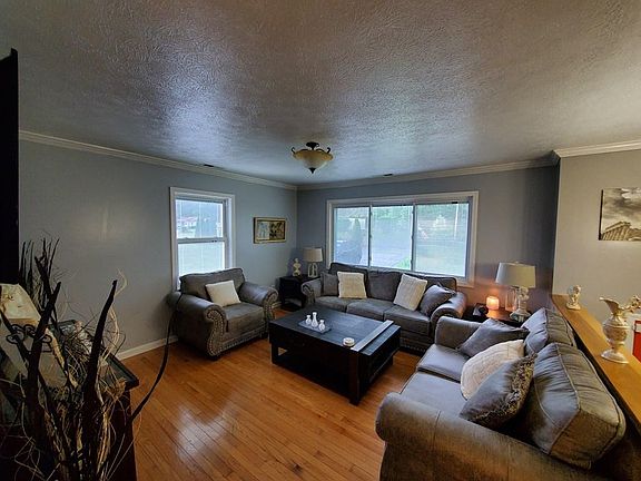 2nd image of 218 Guadalcanal Ave