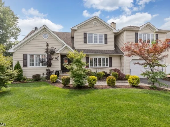 27 Limoli Ln, Clark Twp., NJ 07066